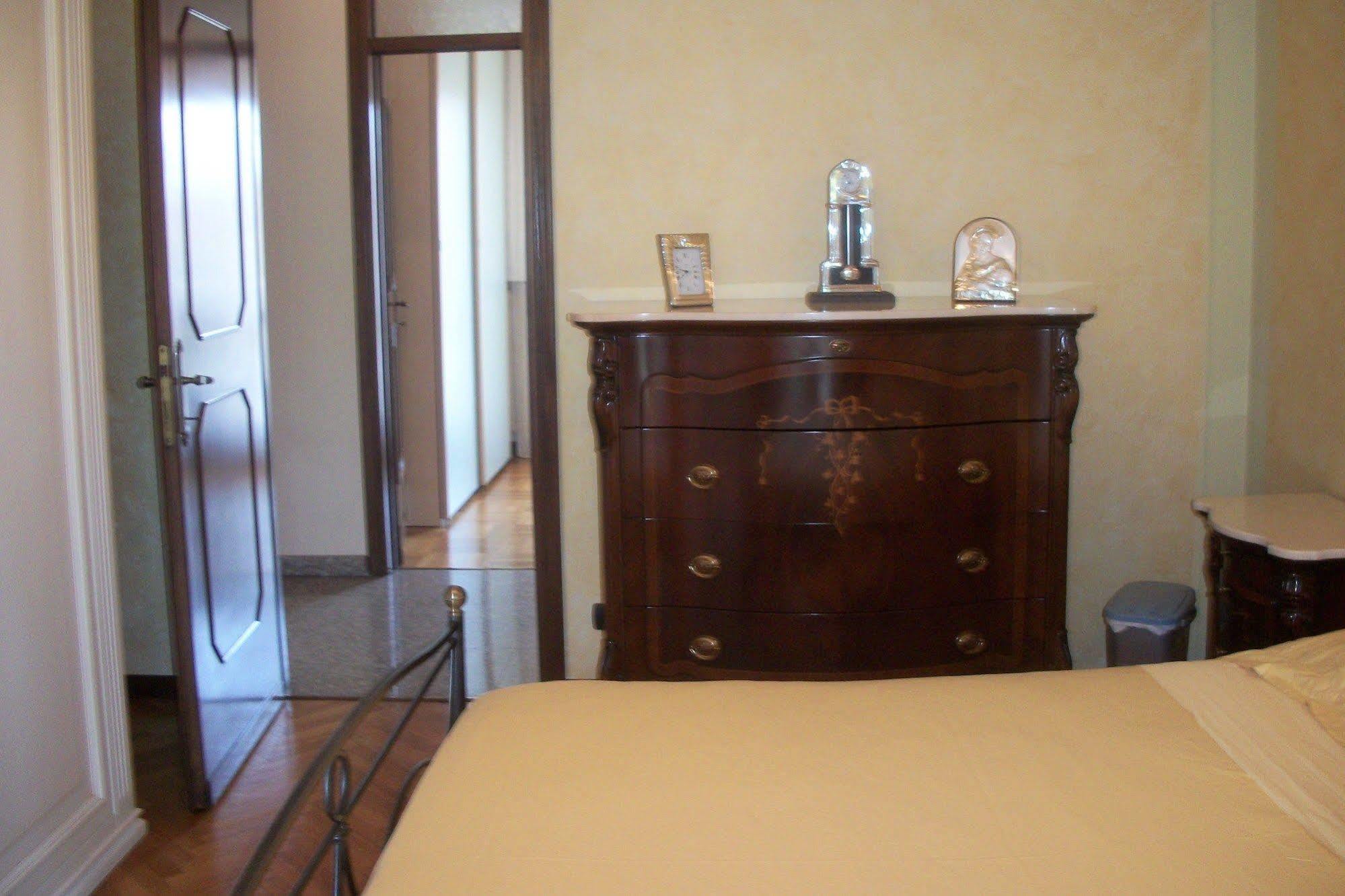 B&B Southitaly Бусто-Арсіціо Екстер'єр фото