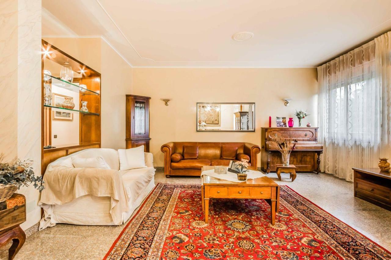 B&B Southitaly Бусто-Арсіціо Екстер'єр фото